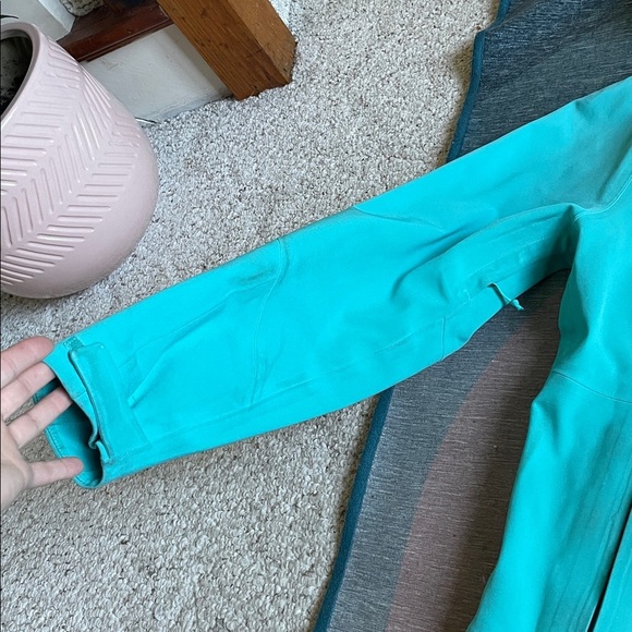 The North Face Aqua Full-Zip Waterproof Outdoor Rain Apex Flex Jacket - Picture 9 of 12